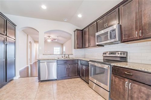 904 Lost Pines Ln, Cedar Park, TX, 78613-7563 | Card Image