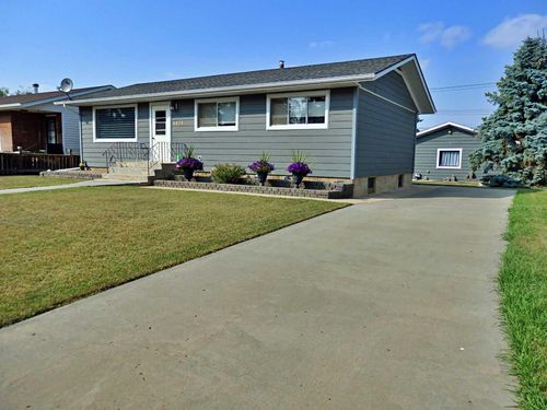 4424 52 Avenue, Vermilion, AB, T9X1P8 | Card Image