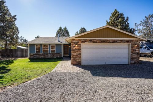 8199 Sw Crater Loop Rd, Terrebonne, OR, 97760-9004 | Card Image