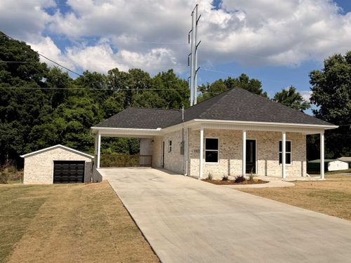 165 E Lakeside Dr, Florence, AL, 35630-3215 | Card Image