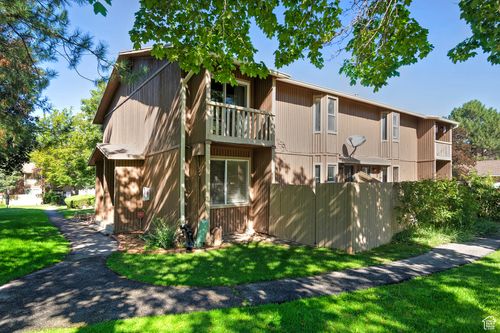 618 Cobblestone Ln, Midvale, UT, 84047-4604 | Card Image