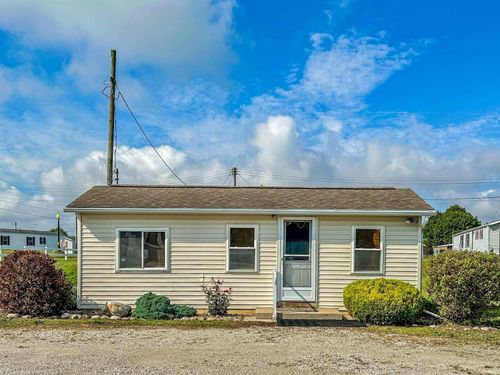 914 S Detroit St, Lagrange, IN, 46761-2418 | Card Image