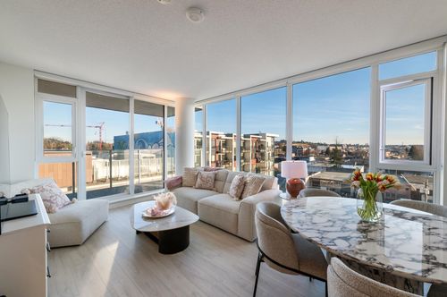 603-1471 Hunter St, North Vancouver, BC, V7J1H3 | Card Image