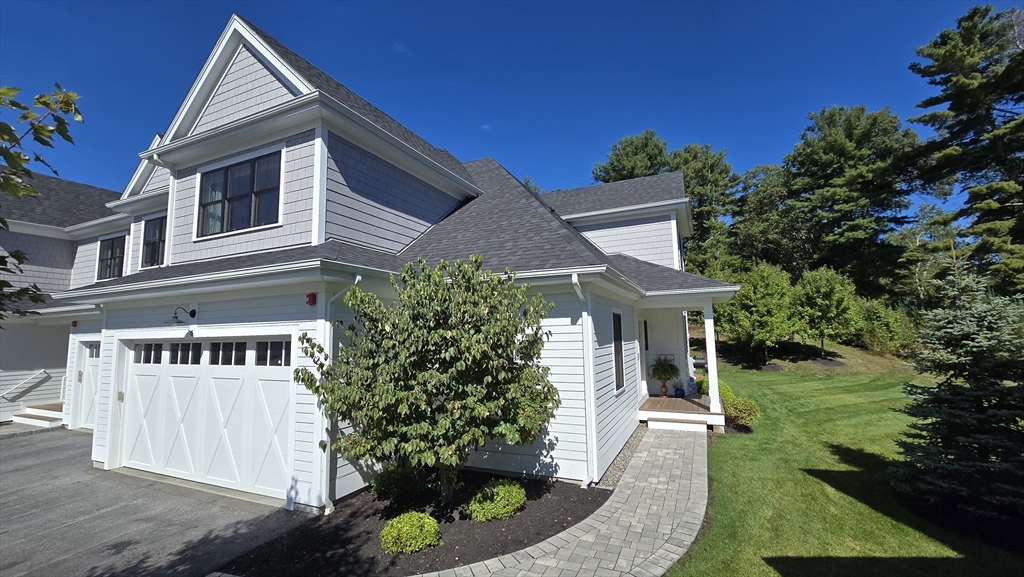 Southfield Ln, Sherborn, MA 01770