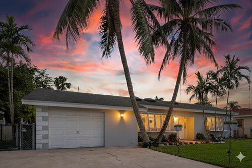 3901 E Lake Rd, Miramar, FL, 33023-4941 | Card Image