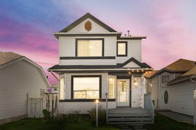 210 Saratoga Close Ne, House detached with 4 bedrooms, 2 bathrooms and 4 parking in Calgary AB | Image 1