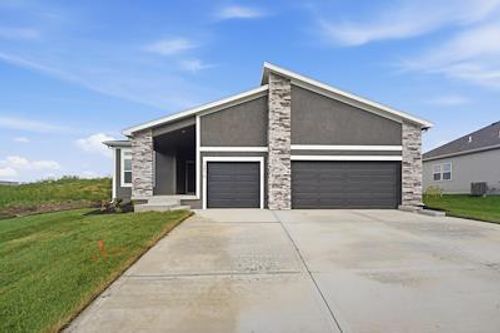 1600 Sw 9th St, Oak Grove, MO, 64075 | Card Image