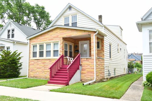 4945 W Waveland Avenue, Chicago, IL, 60641 | Card Image