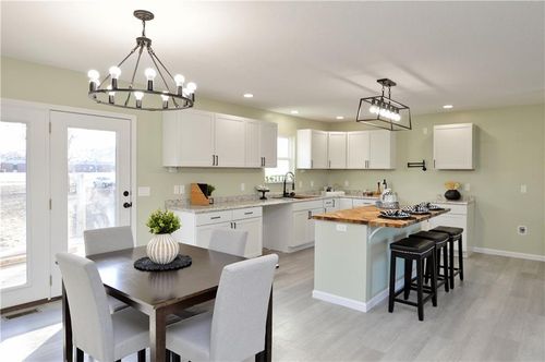 404 W Lynn St, Lawson, MO, 64062-8405 | Card Image