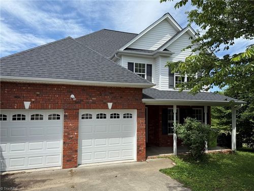 305 Cinnamon Way, Clemmons, NC, 27012-7378 | Card Image