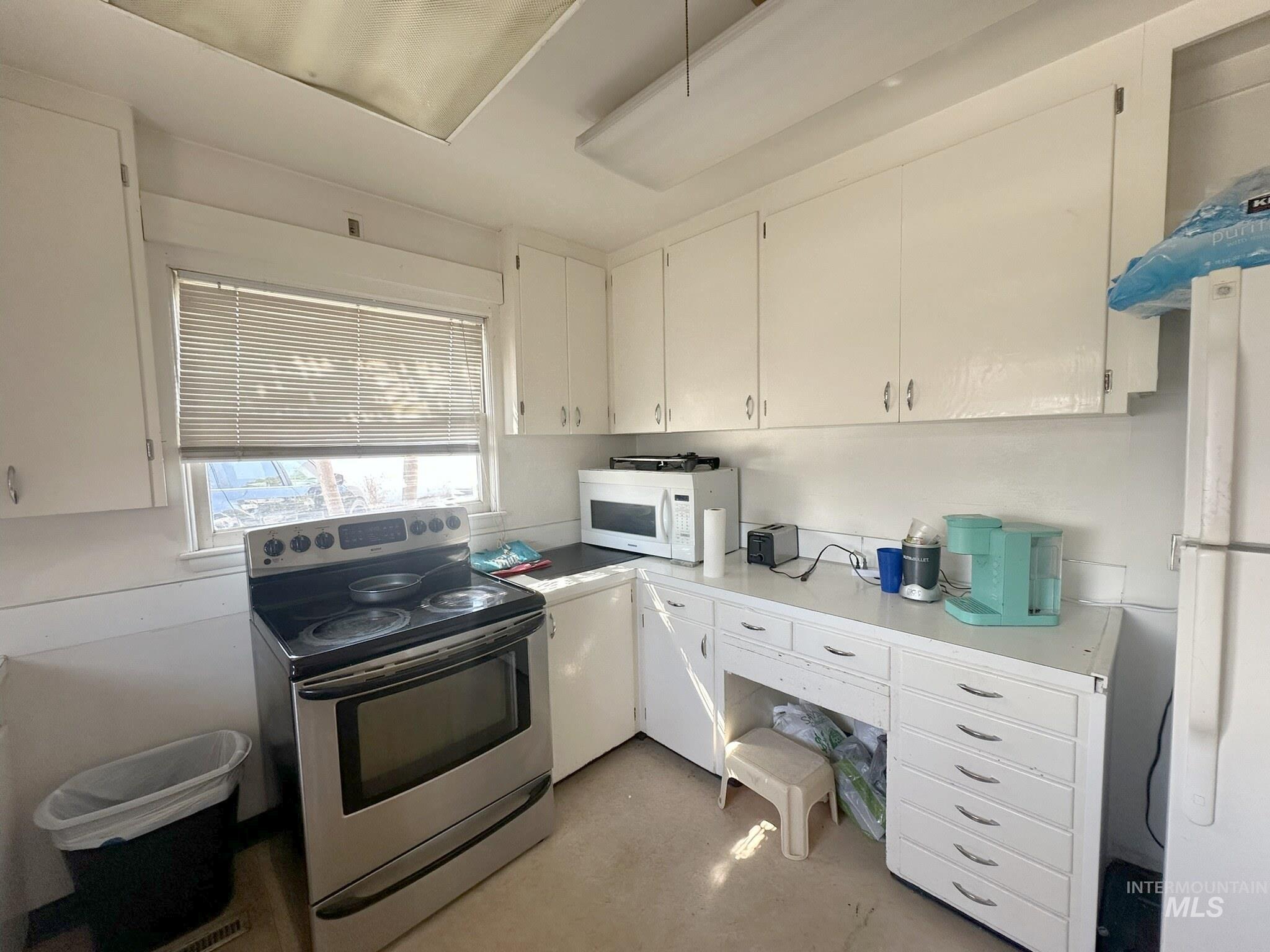 Commercial Sale in Ontario 5