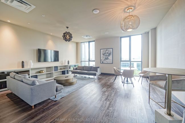 717 - 10 Honeycrisp Cres, Condo with 0 bedrooms, 1 bathrooms and null parking in Vaughan ON | Image 6
