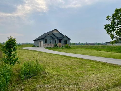 240 Farr St, Fenwick, ON, L0S1C0 | Card Image