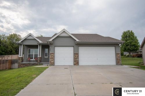 405 Eastwood Dr, Louisville, NE, 68037-6093 | Card Image