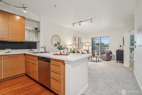 unit-w405-1410 E Pine St, Seattle, WA, 98122-8502 | Card Image