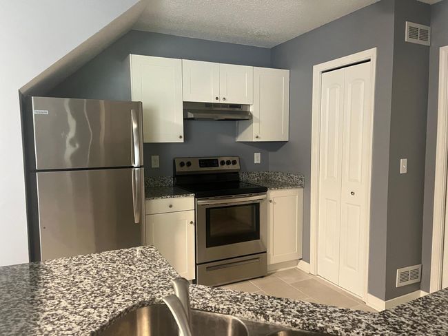 1928 Glenfield Ct, Townhouse with 2 bedrooms, 1 bathrooms and null parking in Eagan MN | Image 15