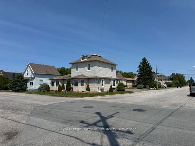 218 Nipissing St, House other with 3 bedrooms, 3 bathrooms and 6 parking in Sturgeon Falls ON | Image 7