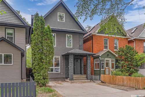 727 6th Ave N, Saskatoon, SK, S7K2S8 | Card Image