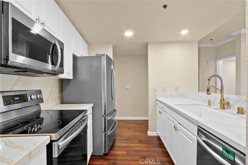 307-838 Pine Ave, Long Beach, CA, 90802-2327 | Card Image