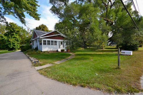 550 W Oakwood Road, Oak Creek, WI, 53154 | Card Image