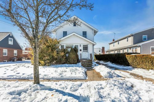 463 S 3rd St, Lindenhurst, NY, 11757-4839 | Card Image