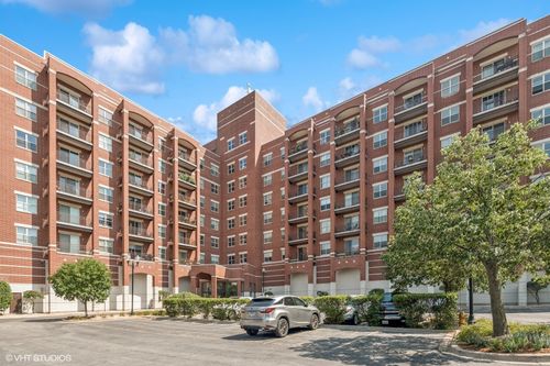 apt-314-1700 Riverwoods Dr, Melrose Park, IL, 60160-1613 | Card Image