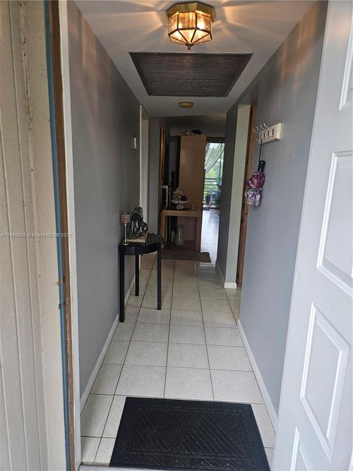 apt-408-901 Colony Point Cir, Pembroke Pines, FL, 33026-2911 | Card Image