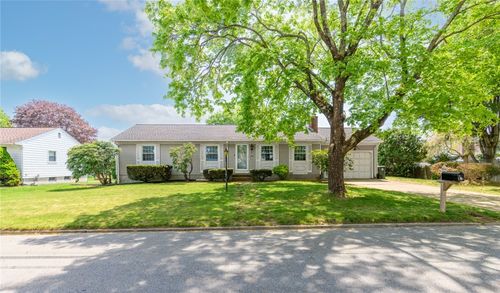 3 Old Tavern Ln, Greenville, RI, 02828-2203 | Card Image