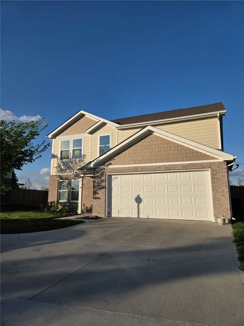 5754 Courtney Ln, Clayton, OH, 45315-7920 | Card Image