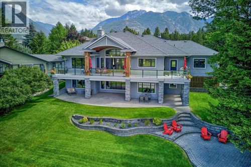 7495 Sun Valley Pl, Radium Hot Springs, BC, V0A1M0 | Card Image