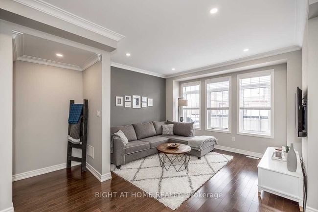 113 Fruitvale Cir, House attached with 3 bedrooms, 3 bathrooms and 2 parking in Brampton ON | Image 7