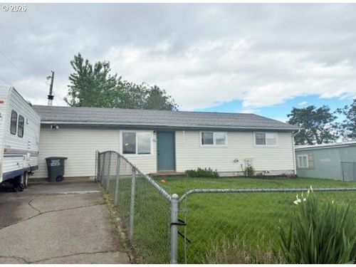 829 Se 9th St, Pendleton, OR, 97801 | Card Image