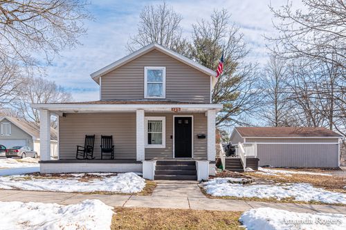 125 Grove St, Lowell, MI, 49331-1746 | Card Image