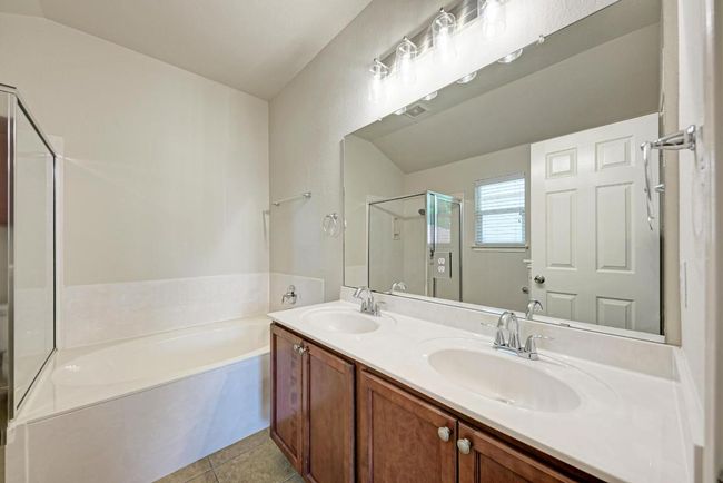 486 Nottingham Loop, House other with 3 bedrooms, 2 bathrooms and 4 parking in Kyle TX | Image 20