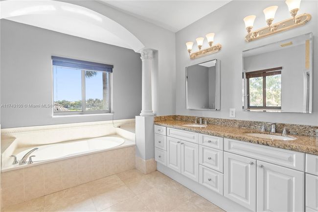 7770 Sw 188 Th Ter, House other with 5 bedrooms, 4 bathrooms and null parking in Cutler Bay FL | Image 25