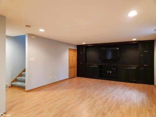 1128 Prince St, House other with 5 bedrooms, 4 bathrooms and null parking in Grinnell IA | Image 43
