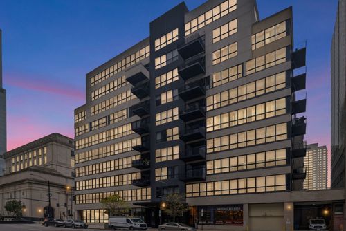 apt-212-130 Canal St, Chicago, IL, 60606-3902 | Card Image