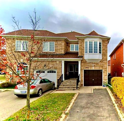 195 Warwick Cres, Newmarket, ON, L3X2S3 | Card Image