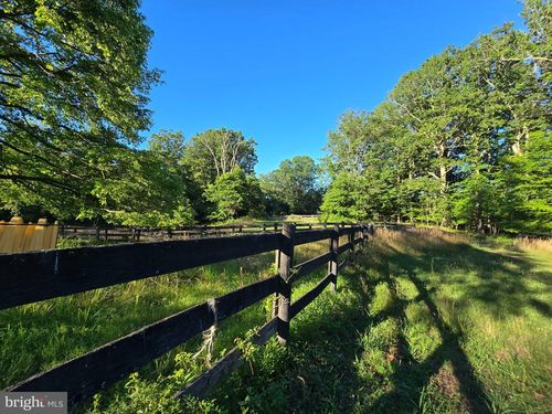 6301 Leeds Manor Rd, MARSHALL, VA, 20115-2347 | Card Image