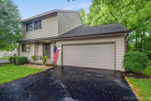 1592-1592 Kirkwood Dr, Geneva, IL, 60134-1660 | Card Image