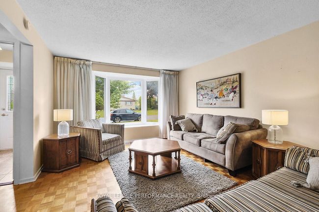 152 Withrow Ave, House other with 4 bedrooms, 3 bathrooms and 2 parking in Nepean ON | Image 5