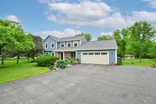W281N7127 Huntington Ct N, Hartland, WI, 53029-9614 | Card Image