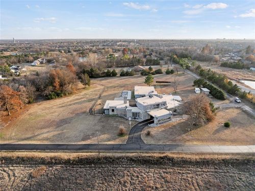 2961 Twin Acres Drive, Norman, OK, 73071 | Card Image