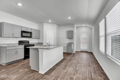 3996 E Market St, Tucson, AZ, 85706-0082 | Card Image