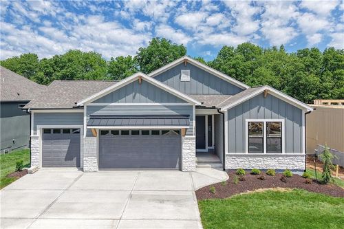 17147 S Heatherwood St, Olathe, KS, 66062-6632 | Card Image