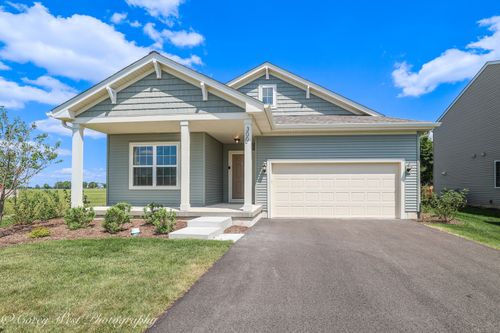 300 N Aspen Dr, Cortland, IL, 60112-4219 | Card Image