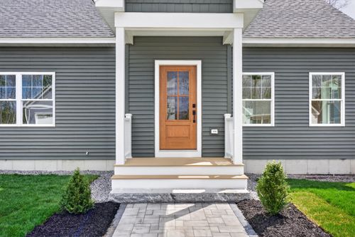 29 Forest Glenn Lane, Topsham, ME, 04086 | Card Image