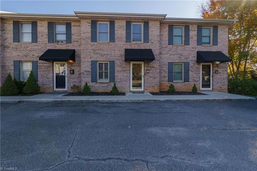 1812 N Main St, Mount Airy, NC, 27030-2402 | Card Image