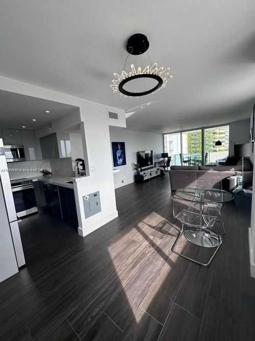 apt-916-1200 West Ave, Miami Beach, FL, 33139-4319 | Card Image
