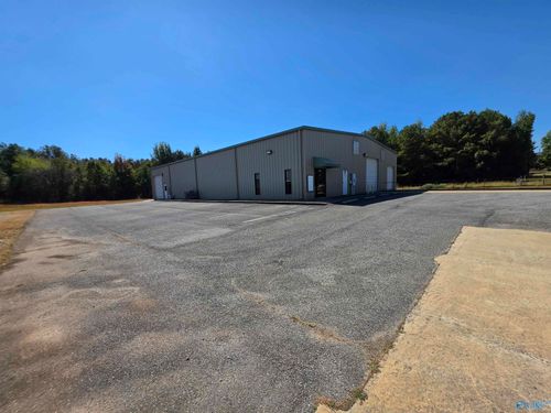 20518 Nuclear Plant Rd, Tanner, AL, 35671-3571 | Card Image